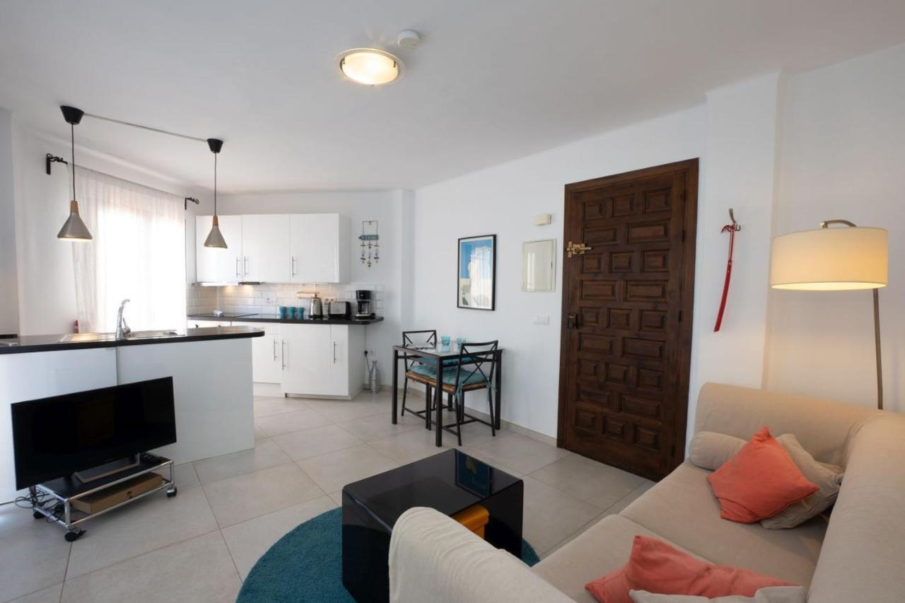 Capistrano Playa 712 Menyber Apartment Nerja Luaran gambar