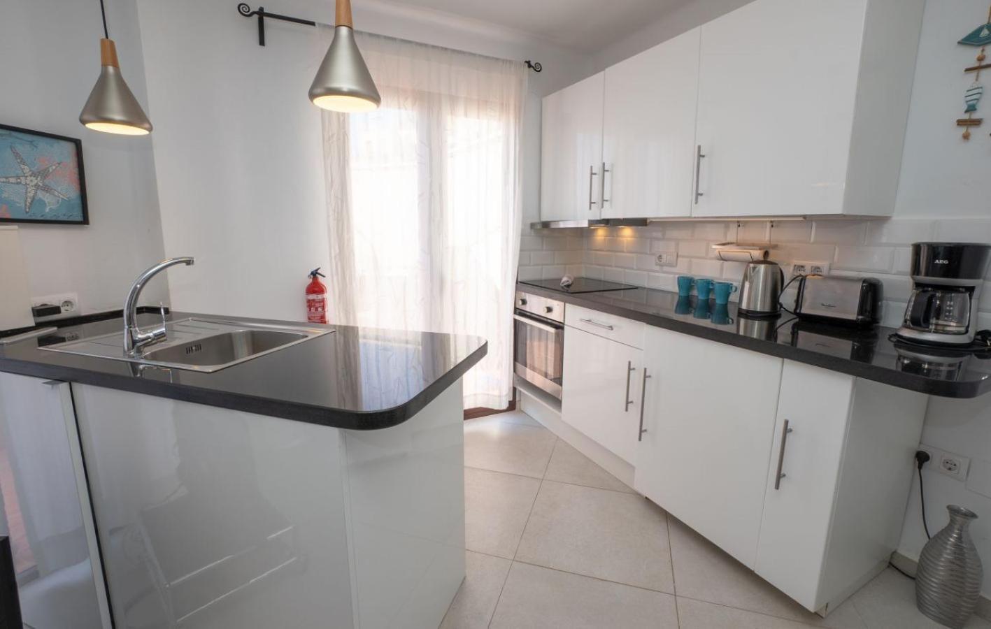 Capistrano Playa 712 Menyber Apartment Nerja Luaran gambar
